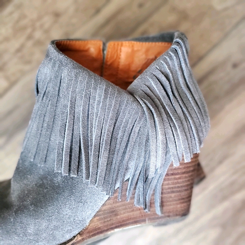 Lucky Brand | Yachin Fringe Booties - Picture 4 of 14